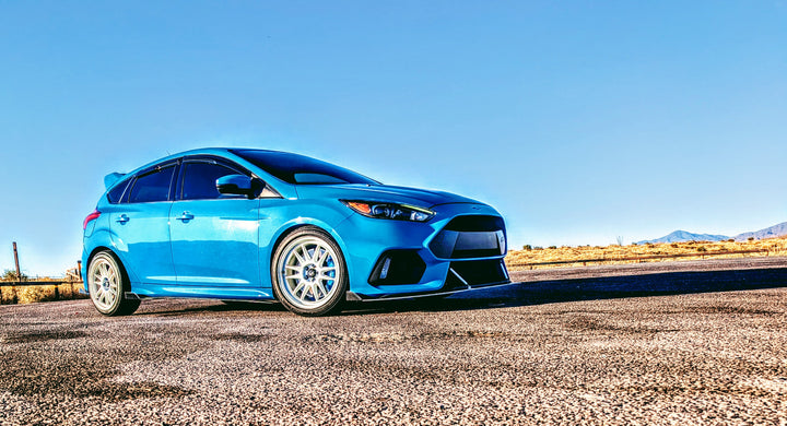 2017 Ford Focus RS with XT-206R Wheels in White 18x9 +34 5x108