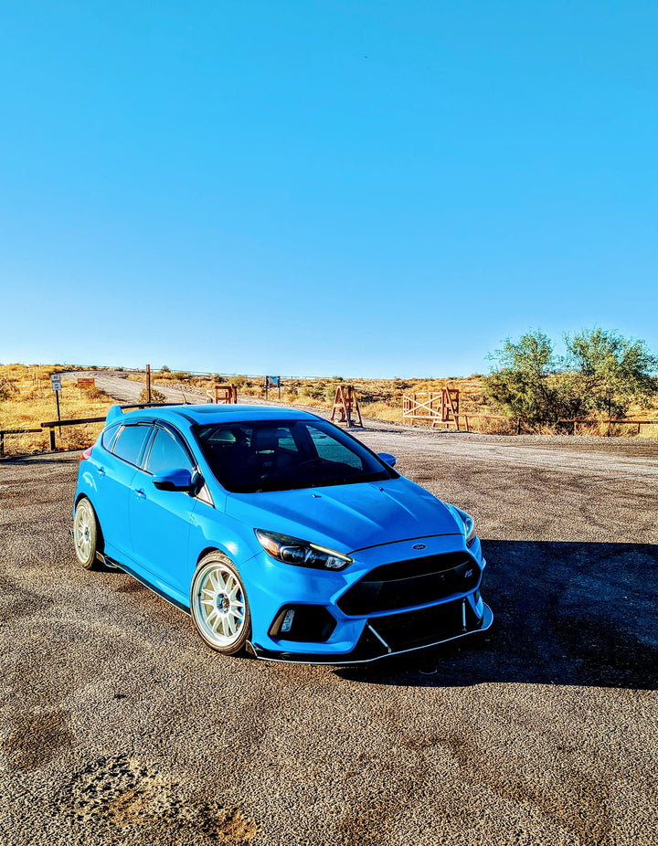 2017 Ford Focus RS with XT-206R Wheels in White 18x9 +34 5x108