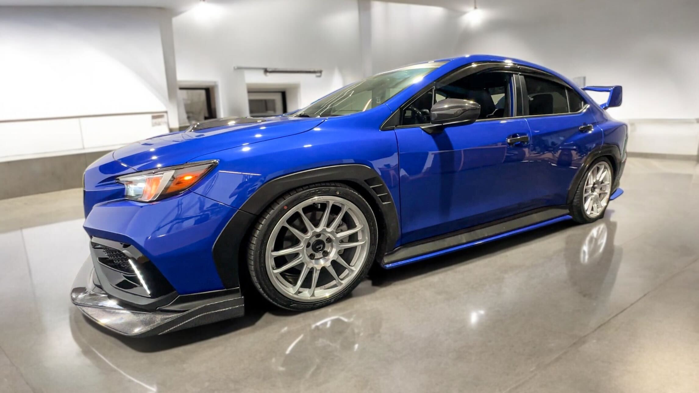 その他 handmade e XT206E | Polished Face | Silver | 19x8.5 +35 5x114.3 – Cosmis Wheels