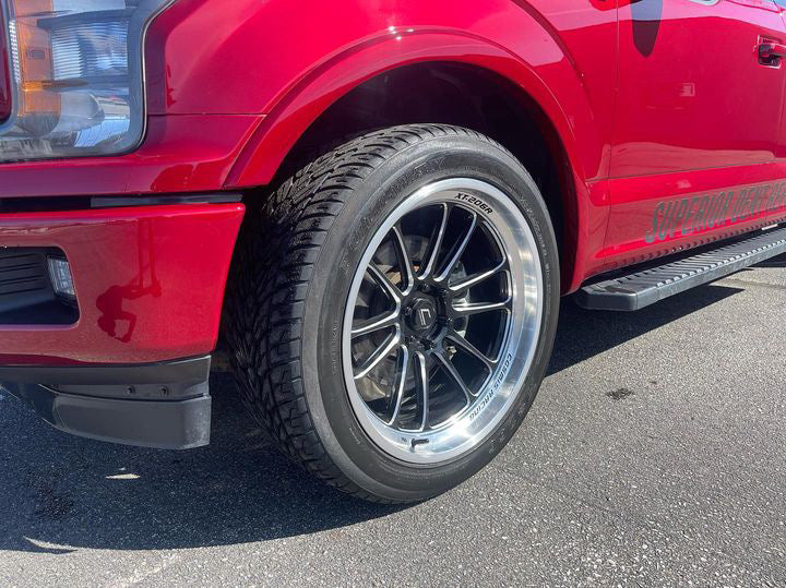 2018 F-150 XLT 2/4 Drop with XT-206R Black w/ Machined Lip + Spokes Wheels 22x10 +0 6×135