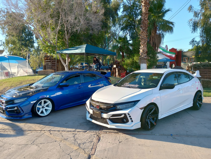 Honda Civics with Cosmis Wheels S1 White 18x9.5 +15mm 5x114.3