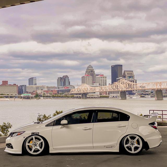 Honda Civic with N5R White Wheels 18x9 +15mm 5x114.3